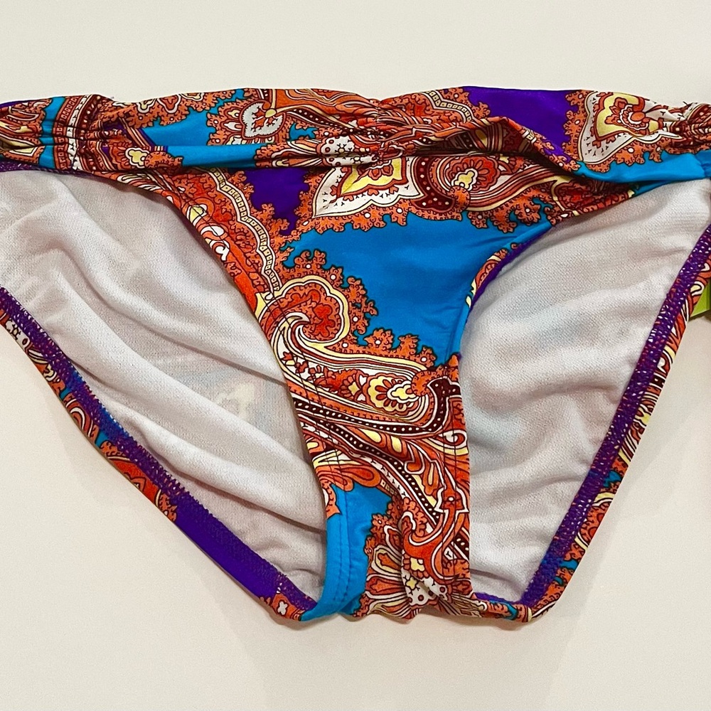 2 Bamboo Women’s bikini bottom size extra small, NWT